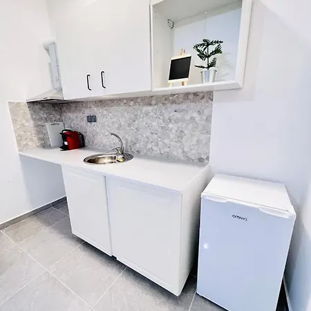 Sky With Great Location Wonderful Acropolis View In Neos Kosmos Gasthof Athen